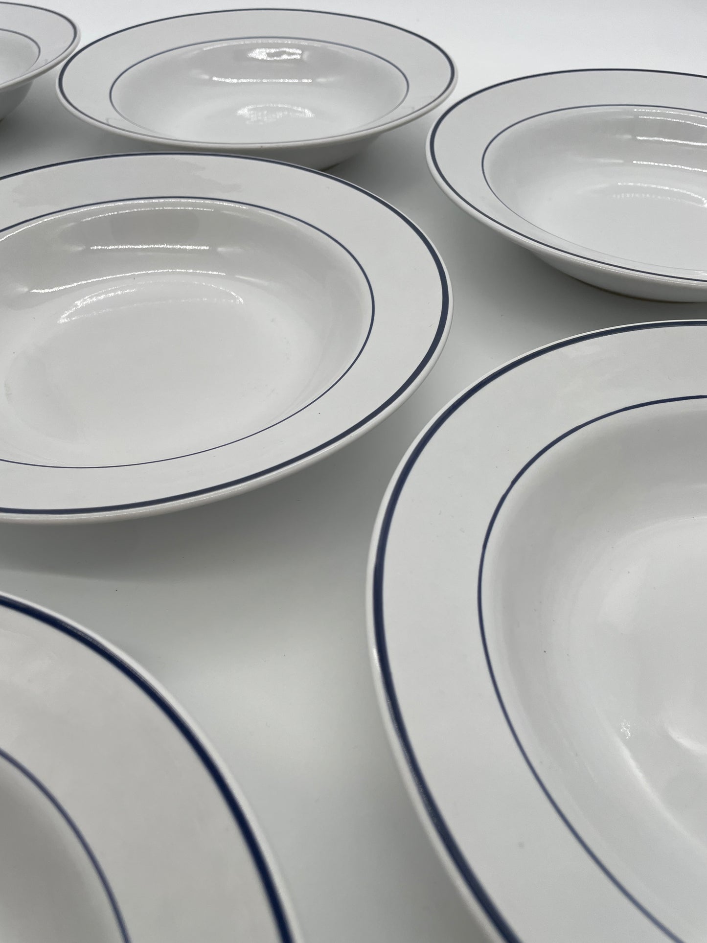 Vintage pastaborden wit met donkerblauwe rand 6 stuks