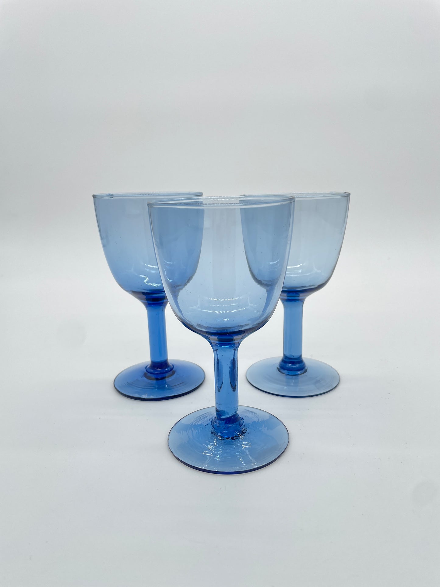Vintage blauwe wijnglazen