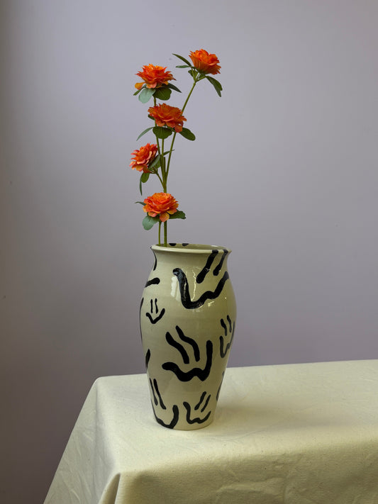 SALE smiley vaas no.8