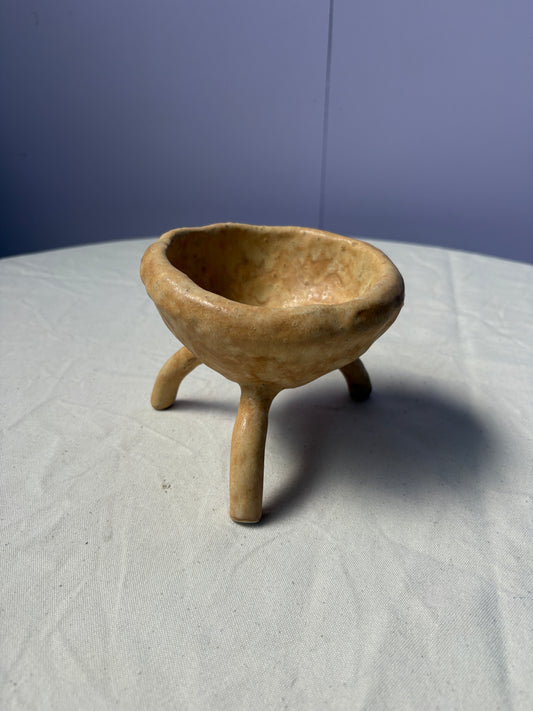 SALE driepoot beige bakje Large